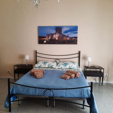 Luna'S Home Катания Екстериор снимка